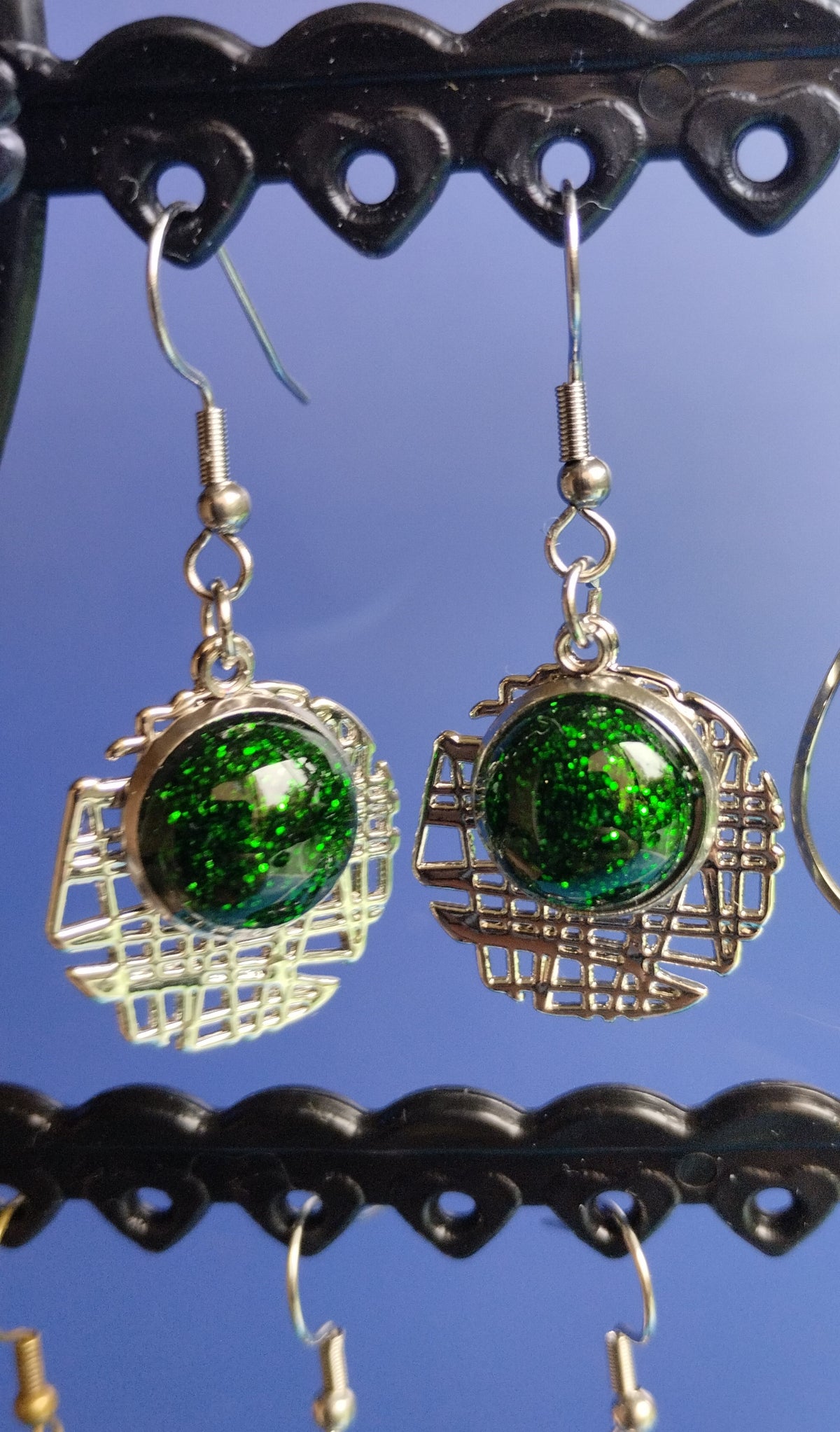 Boucles D'oreilles Cabochon Vert Mousse - Clous En Acier Inoxydable - Neuf Sans Emballage